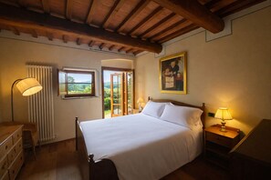 Standard Apartment, Garden View | Premium bedding, down duvets, iron/ironing board, free WiFi - Agriturismo Borgo Sette Tigli (Montepulciano)