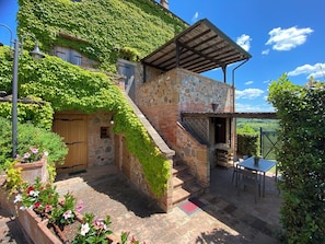 Front of property - Agriturismo Borgo Sette Tigli (Montepulciano)