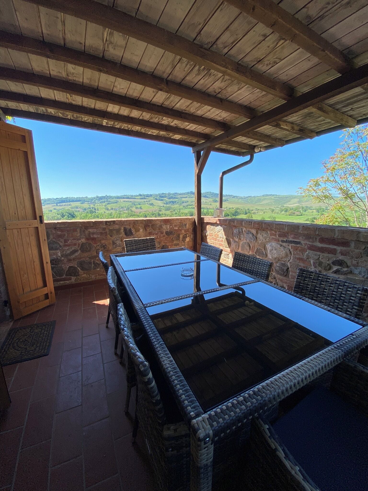 Apartamento estándar, 3 habitaciones, vistas a la colina | Terraza o patio