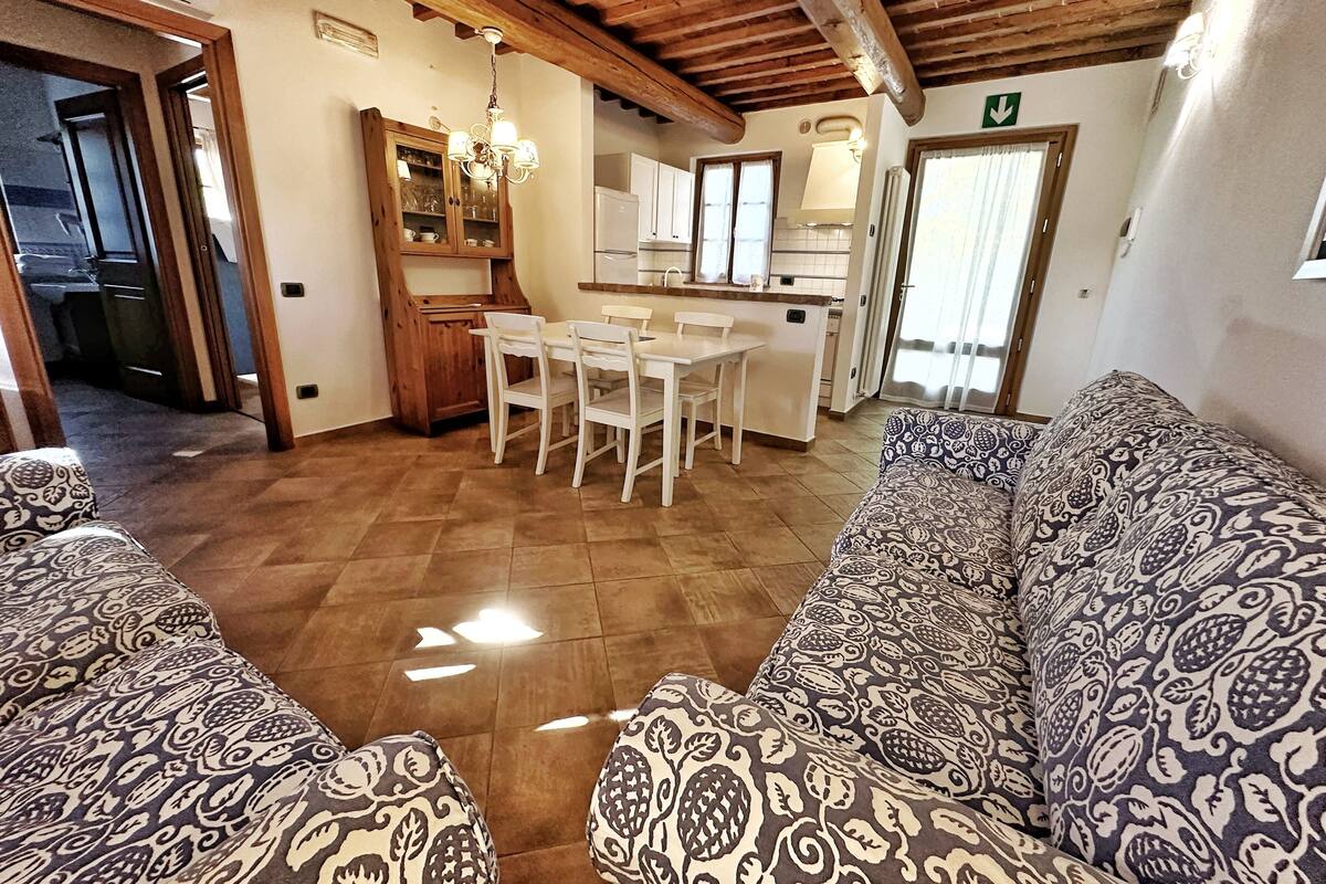 Standard Apartment, 1 Double Bed with Sofa bed, Courtyard View, Ground Floor | Living area