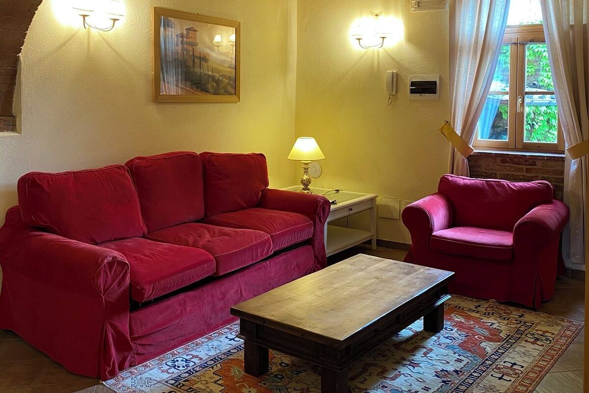 Standard Apartment, 2 Bedrooms, Garden View, Ground Floor | Living area