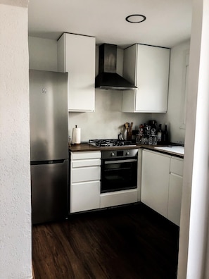 Oven, stovetop, dishwasher