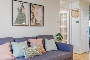 تلفزيون، كُتُب، ستيريو