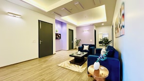 Basic Single Room | Living area