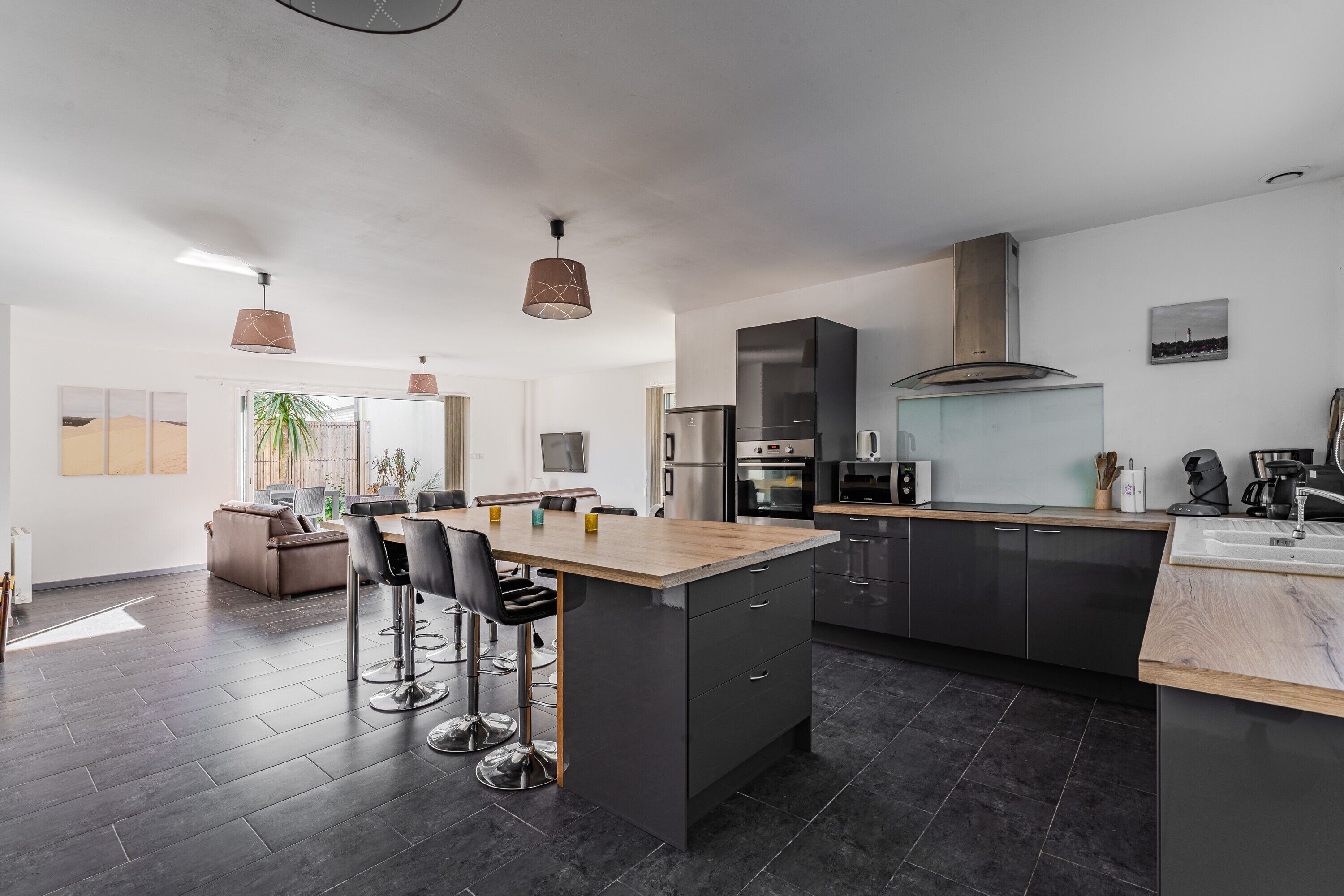 雪櫃、微波爐、焗爐、爐具