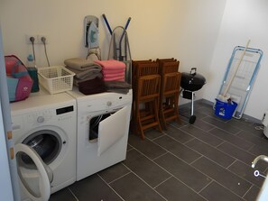 Interior - Comfortable Villa with Jacuzzi Between Lake and Ocean (La Teste-de-Buch)