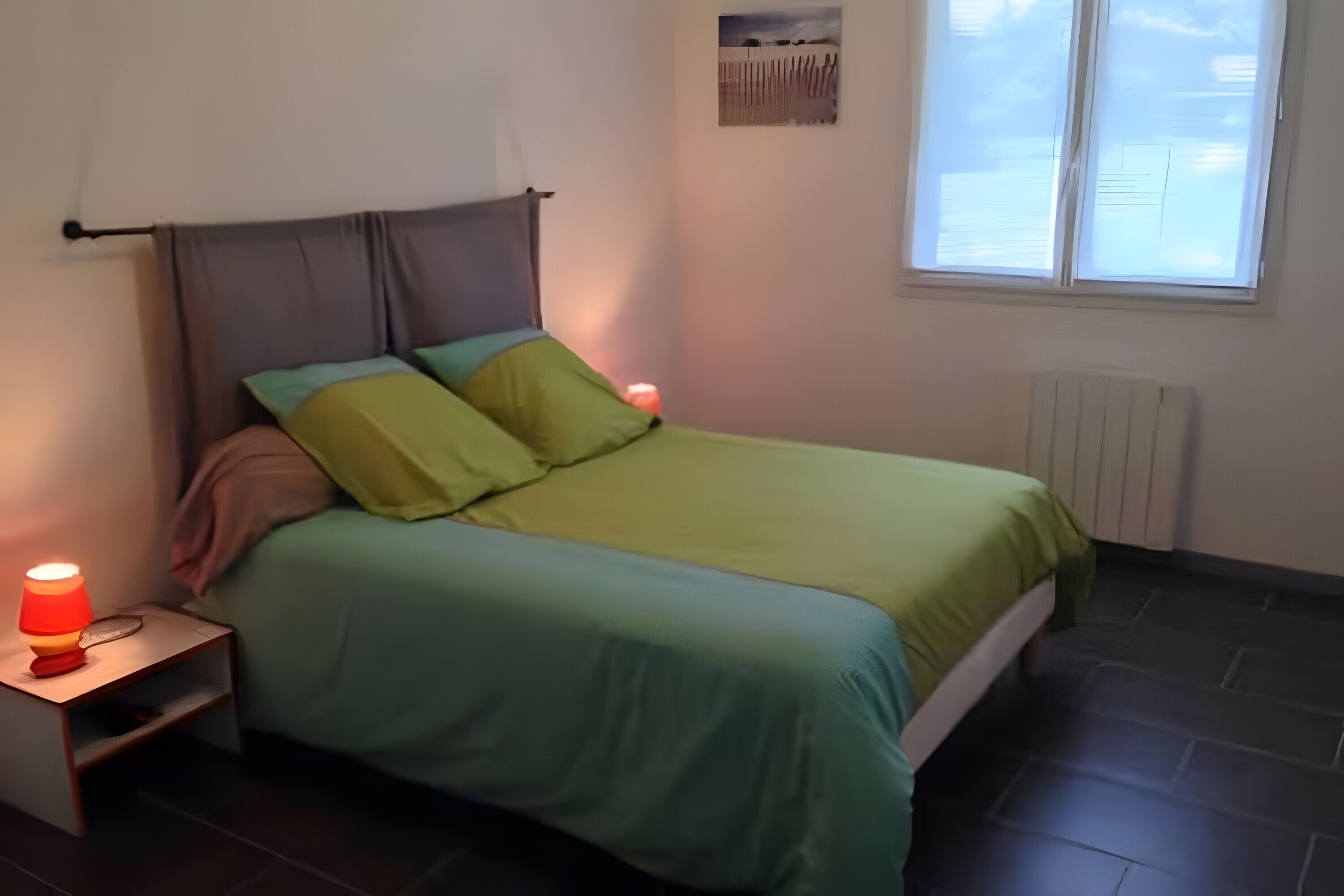 3 habitaciones, tabla de planchar con plancha, wifi y ropa de cama 