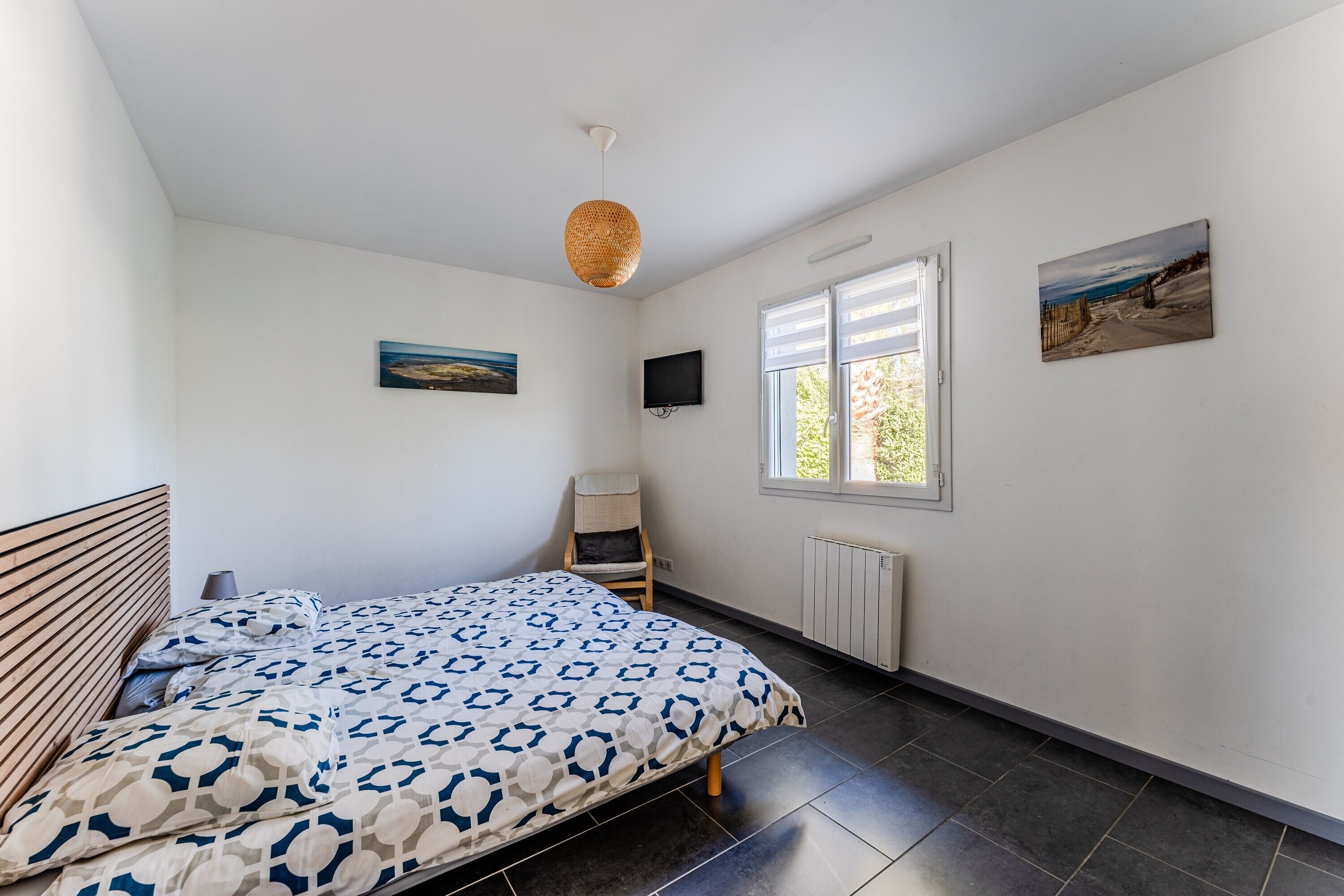 3 chambres, fer et planche à repasser, Wi-Fi, draps fournis
