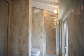 Studio | Bathroom | Shower, hair dryer, towels - Dimora Galeno (Rome)