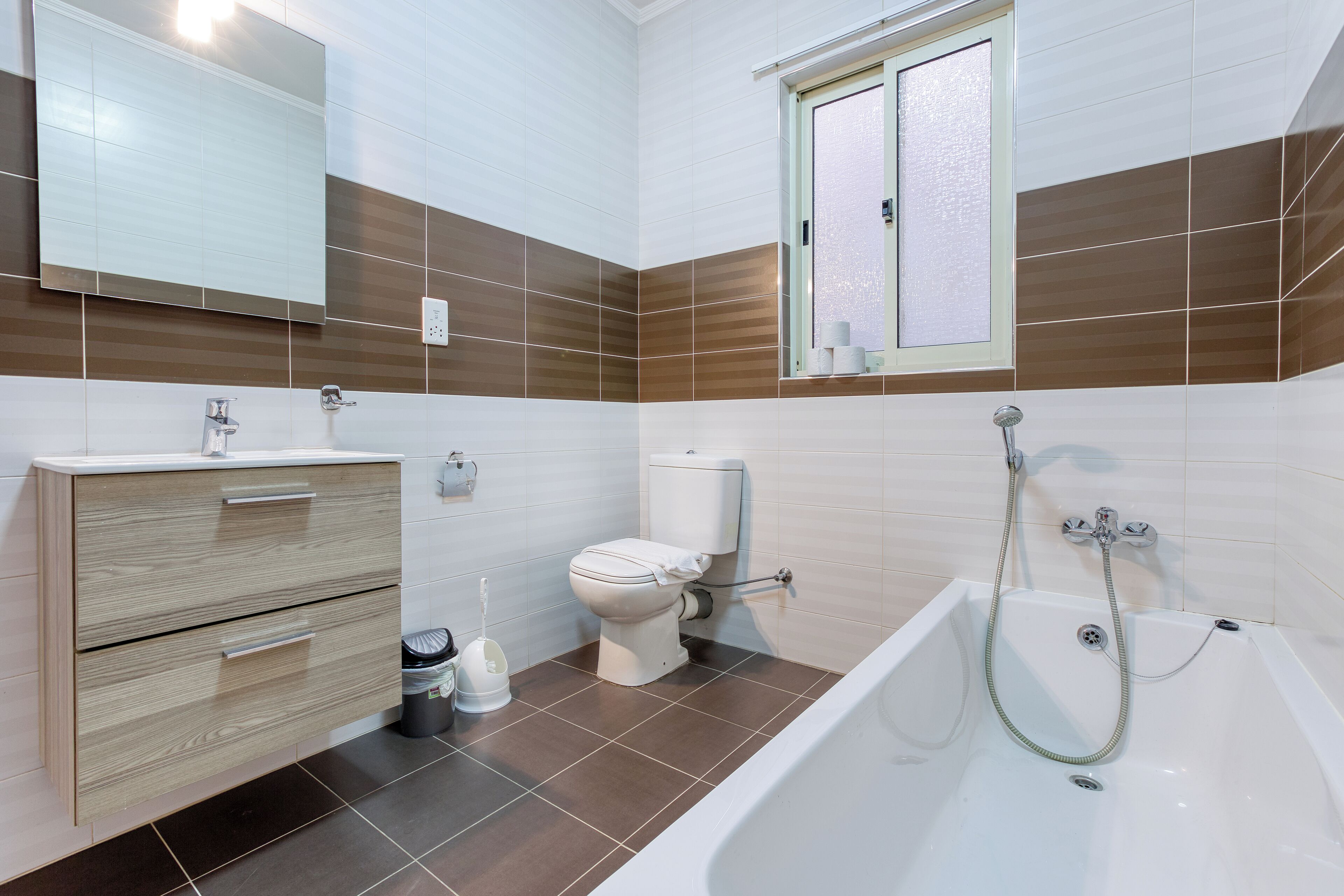 Doccia, asciugacapelli, asciugamani, sapone