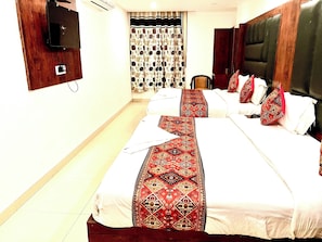 مكتب ومساحة عمل للكمبيوتر المحمول وواي فاي مجانًا