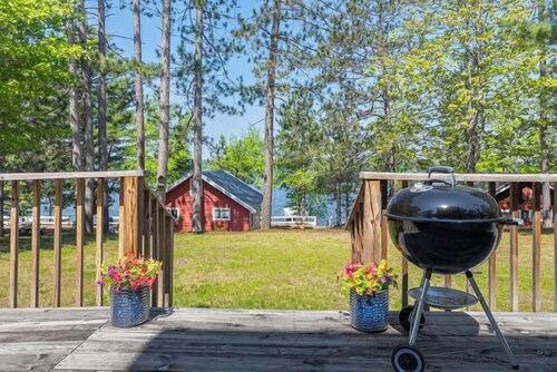Stepaway Vacation Rentals Loon's Hideaway on Pickerel Lake