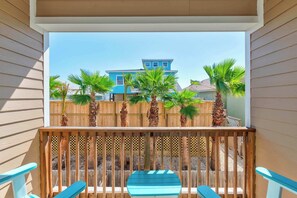 Property grounds - Cajun Shrimp ~ Heated Resort Pool w/ Slide (Port Aransas)