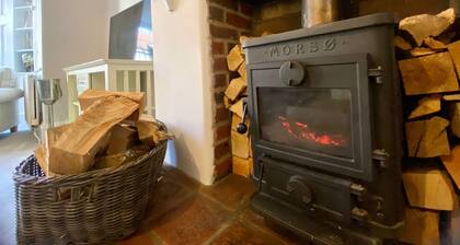 17th Century Coach House - Pet & Family Friendly