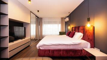 Minibar, espace de travail pour ordinateur portable, rideaux occultants