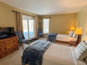 4 bedrooms, desk, iron/ironing board, free WiFi