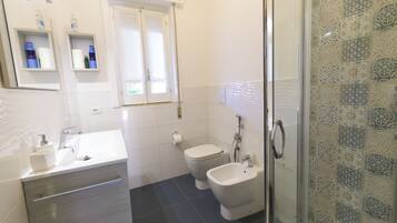 Villa, 3 Schlafzimmer, Balkon | Badezimmer | Dusche, Haartrockner, Handtücher, Seife