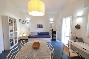 Villa, 3 Schlafzimmer, Balkon | Wohnbereich