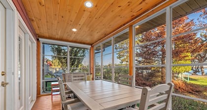 Lakefront Home on Snowmobile Trails! Sleeps 10, Dogs OK