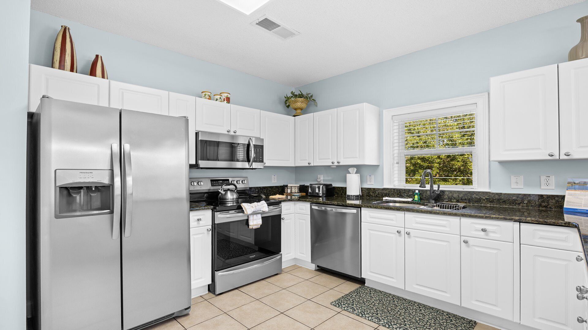 Fridge, microwave, oven, dishwasher