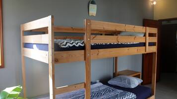 Chambre Quadruple, vue piscine