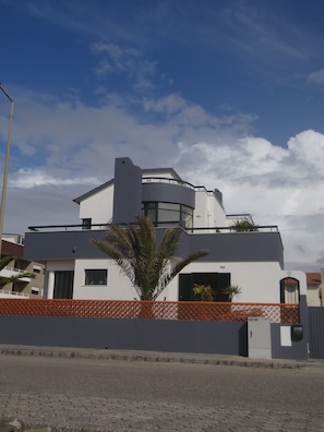 واجهة المنشأة