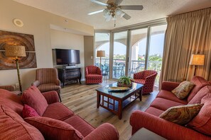 TV - Barefoot N Tower #309 4BR Golf/Pool/Beach (North Myrtle Beach)