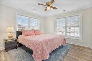 4 bedrooms, iron/ironing board, free WiFi, bed sheets