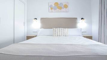 คอมฟอร์ทอพาร์ทเมนท์, วิวสวน | พื้นที่ทำงานแบบใช้แล็ปท็อป, ผ้าม่านกันแสง, เตารีด/โต๊ะรีดผ้า, Wi-Fi ฟรี