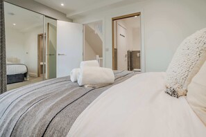 4 chambres, bureau, fer et planche à repasser, Wi-Fi