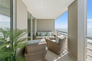 Terrace/patio - Kingston N Hampton1402 Oceanview in/out pool/Beach (Myrtle Beach)