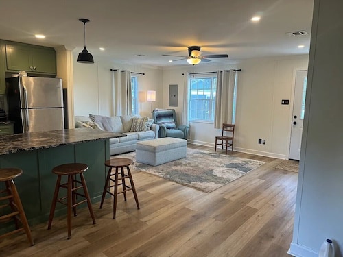 Friendly Home Near Downtown UL - Fenced Yard