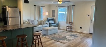 Friendly Home Near Downtown UL - Fenced Yard