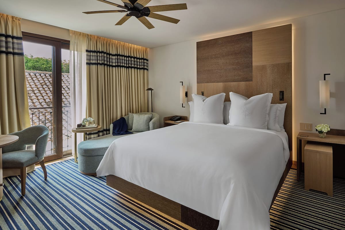 Een minibar, gratis babybedden, gratis wifi, beddengoed