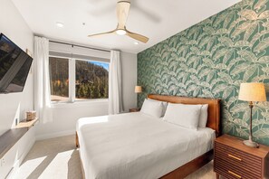 3 bedrooms, free WiFi, bed sheets - Luxury Condo - Full Spa - Steps to Keystone free shuttle!! (Keystone)