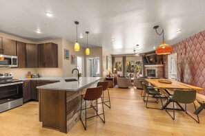 Fridge, microwave, oven, stovetop - Luxury Condo - Full Spa - Steps to Keystone free shuttle!! (Keystone)