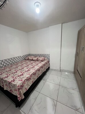 1 habitación, wifi gratis y ropa de cama 