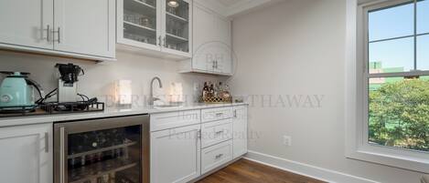 Microwave, dishwasher