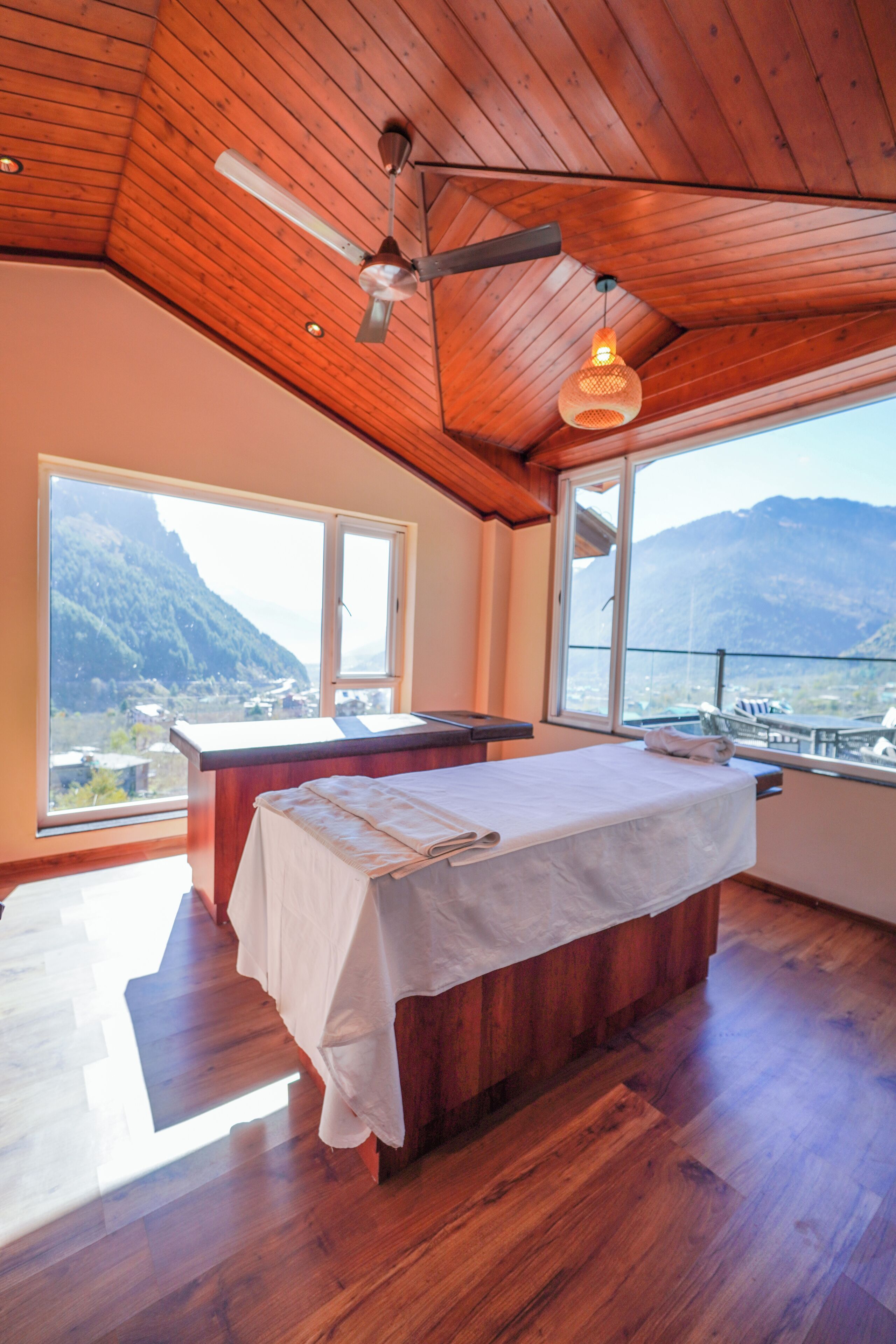 Deep-tissue massages, Swedish massages, Thai massages, massages