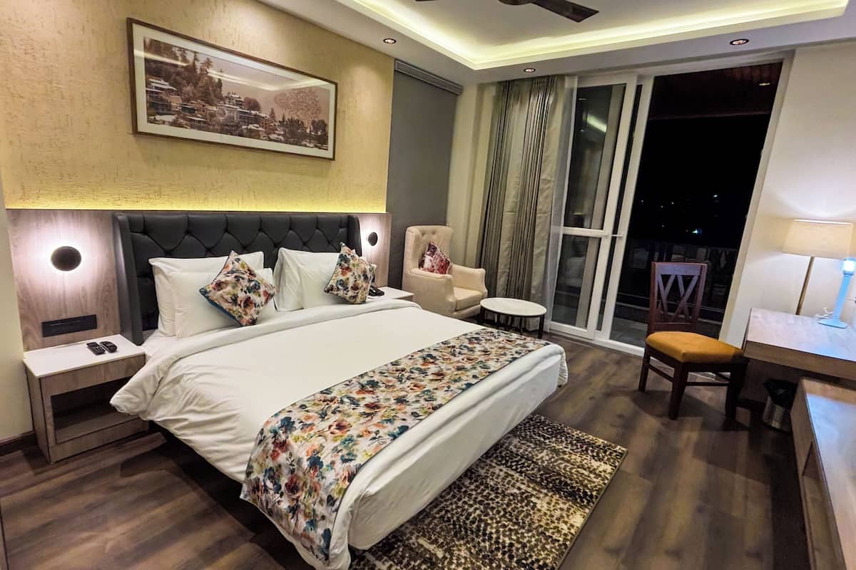 Superior Double Room | Desk, laptop workspace, free WiFi