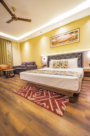 Executive Double Room, Mountain View | Free minibar, desk, laptop workspace, free WiFi - Carom Hotel Manali (Manali)
