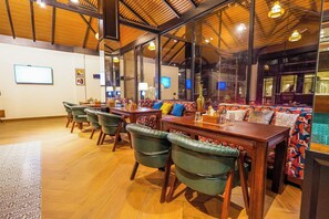 Restaurant - Carom Hotel Manali (Manali)