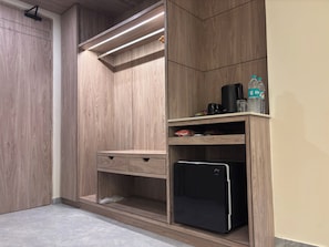 Desk, laptop workspace, free WiFi