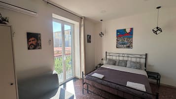 1 Schlafzimmer, Schreibtisch, BĂŒgeleisen/BĂŒgelbrett, kostenloses WLAN