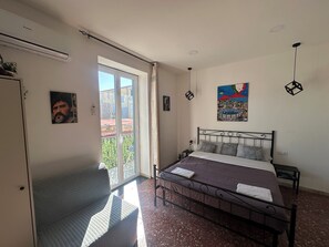 1 bedroom, desk, iron/ironing board, free WiFi