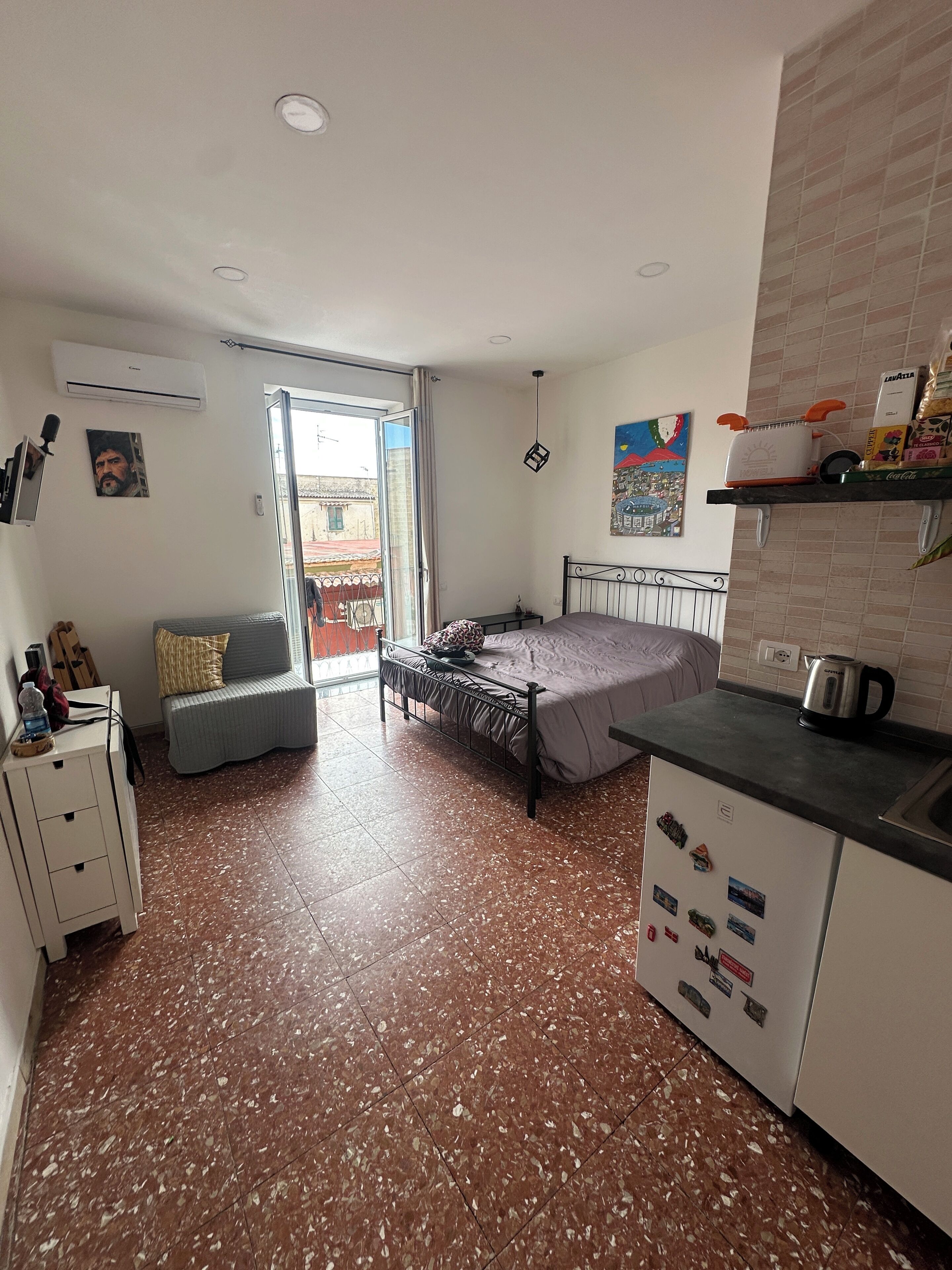 1 habitación, escritorio, tabla de planchar con plancha y wifi gratis 