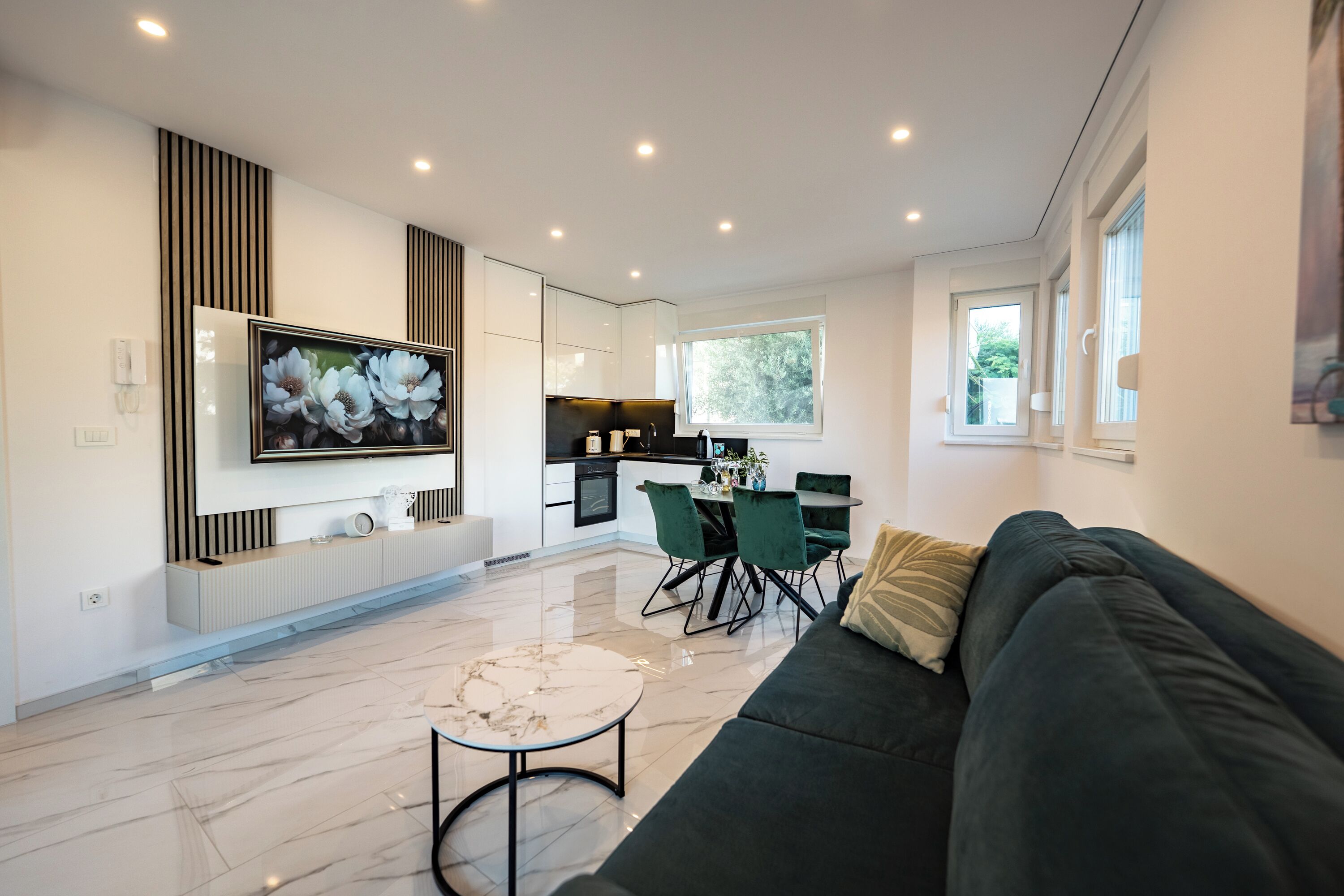 Deluxe Apartment, 2 Bedrooms, 2 Bathrooms, Pool View | Living area | TV