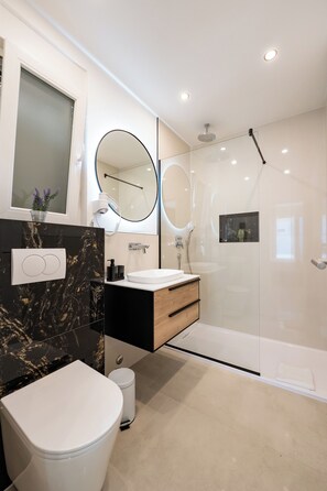 Appartement Luxe, 2 chambres, piscine privée, vue partielle sur l'océan | Salle de bain