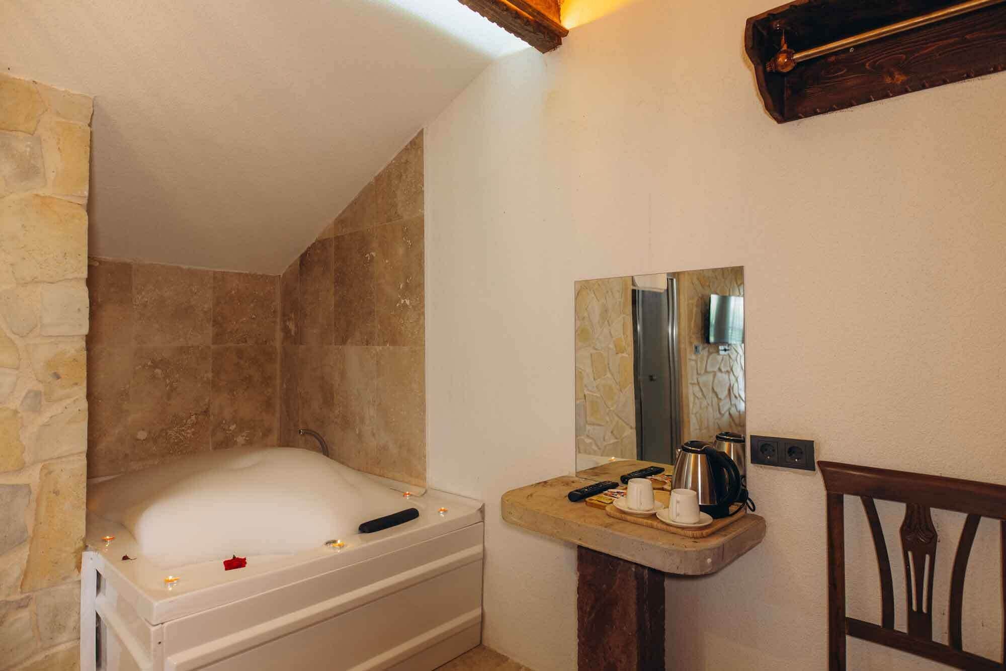 Standard-herbergi með tvíbreiðu rúmi | Ókeypis þráðlaus nettenging