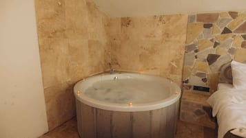 Deluxe Room | Free WiFi
